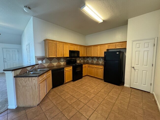 Building Photo - 1204 Cinch Dr