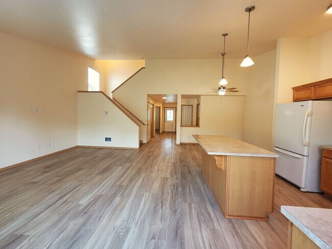 Building Photo - 410 Holland Ave