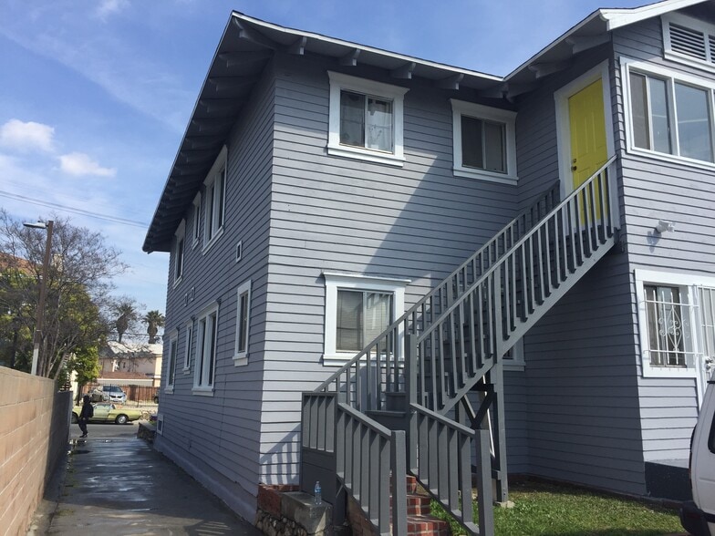 Building Photo - 128 S Ave 57