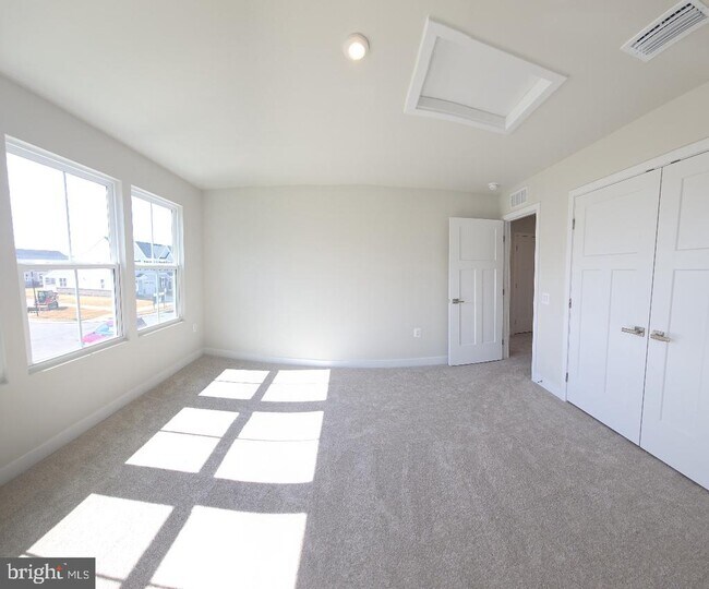 Building Photo - 8901 Blackthorne Pl