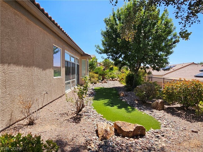 Building Photo - 2139 Twin Falls Dr