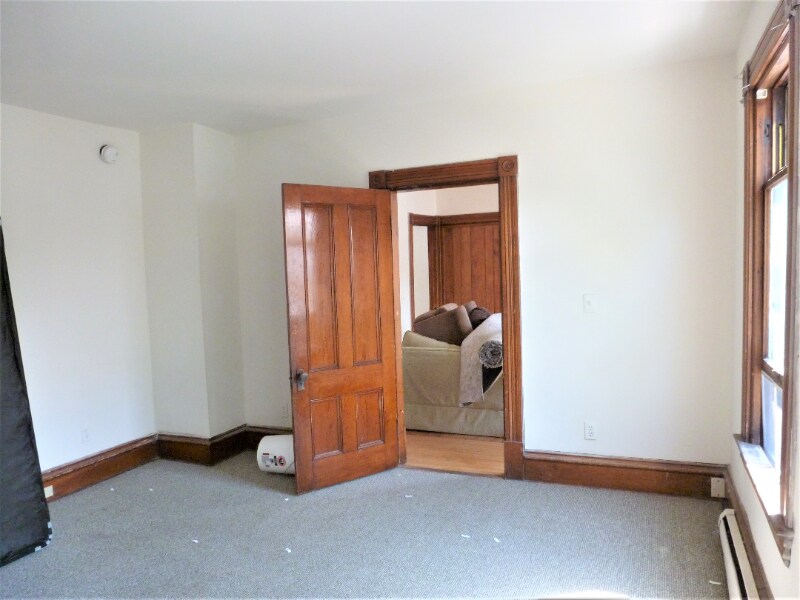 Building Photo - 14 Hickok Pl