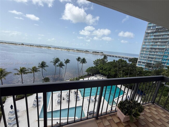 Building Photo - 2333 Brickell Ave