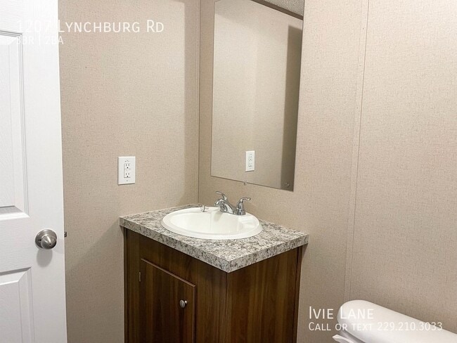 Building Photo - 1207 Lynchburg Rd
