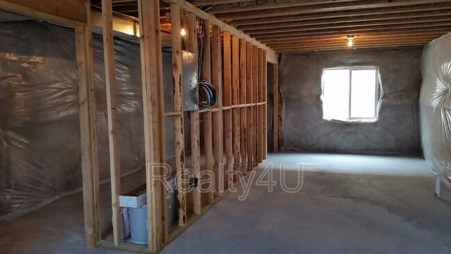 Building Photo - 34 E 300 N