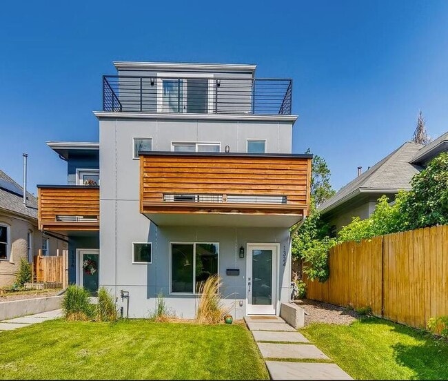 Building Photo - 1334 Osceola St