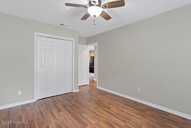 Building Photo - 122 Silver Leaf Dr