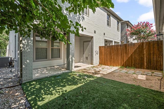 Building Photo - 2611 McCart Ave
