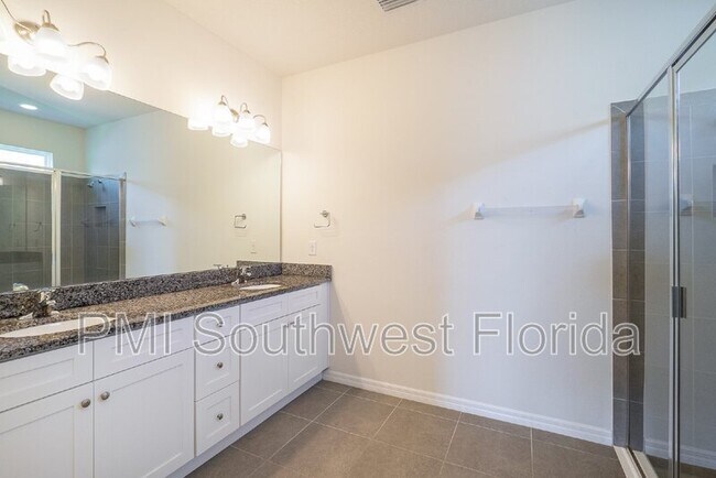 Building Photo - 5928 Silver Palm Blvd