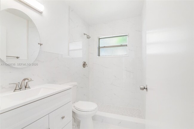 Building Photo - 2536 Cleveland St