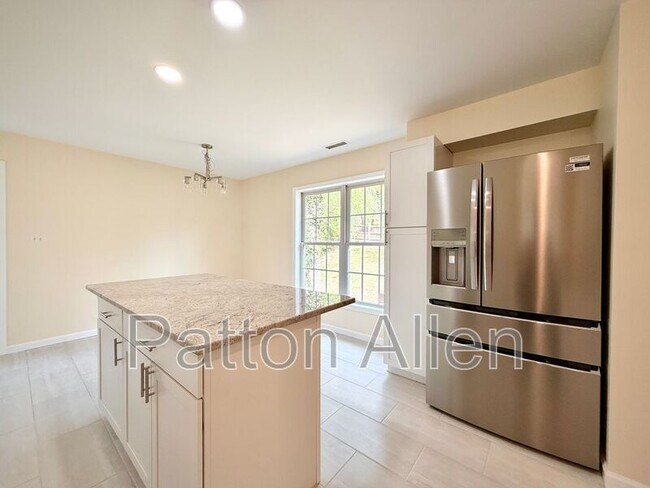 Building Photo - 6 Providence Rd