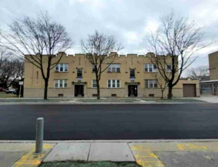 Primary Photo - 5639 W Wellington Ave