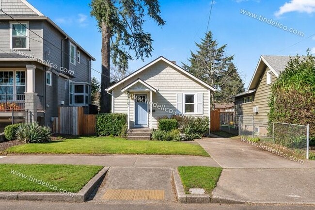Building Photo - Charming 1-Bedroom Home in Portsmouth with A/C, Fenced Yard & Off-Street Parking
