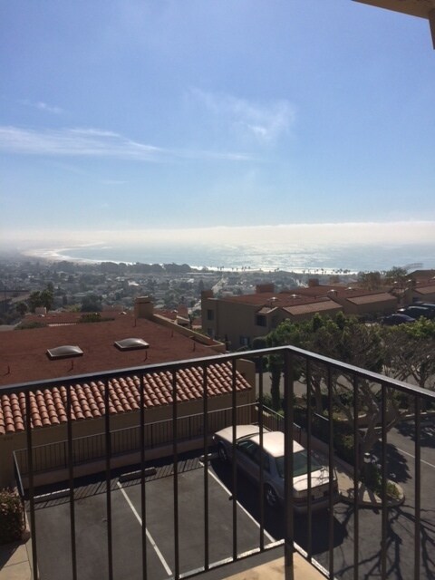 Building Photo - Tri-Level Seaview Condo with Amazing Ocean Views!