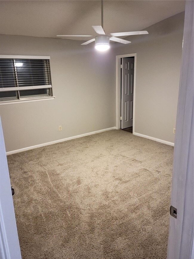 Building Photo - 343 Windsor Square