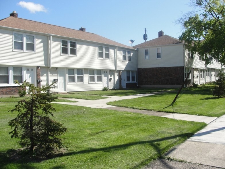 Building Photo - Lafayette Townhouses