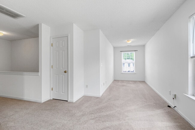 Building Photo - 6533 Clarksdale Ln