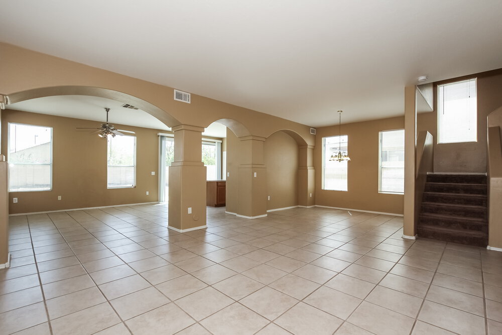 Building Photo - 13519 W San Juan Ct