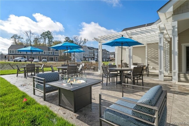 Building Photo - 803 Birchwood Hill Pl