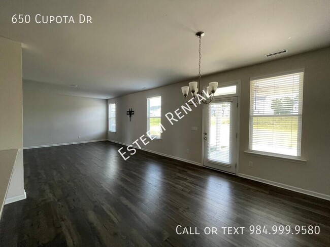 Building Photo - 650 Cupota Dr