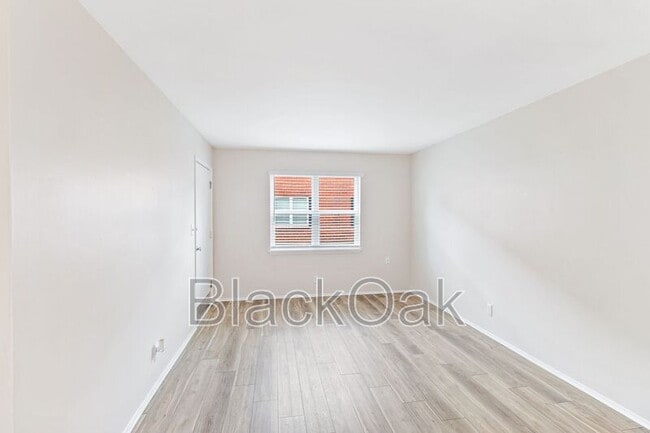Building Photo - 1007 St Paul Ct