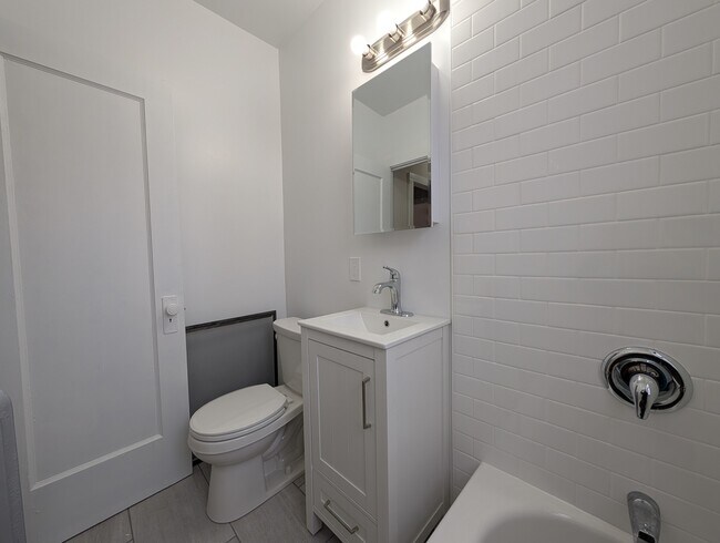 Building Photo - 2706 N Spaulding Ave