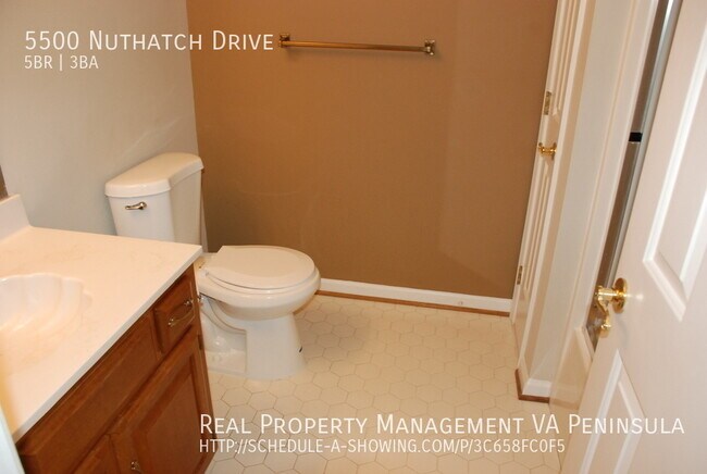 Building Photo - Spacious 5 bedrooms house in Rolling Woods...