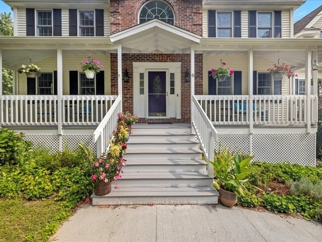 Building Photo - 6 Wood St