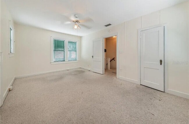 Building Photo - 638 E Tarpon Ave