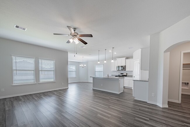 Building Photo - 1101 Davy St