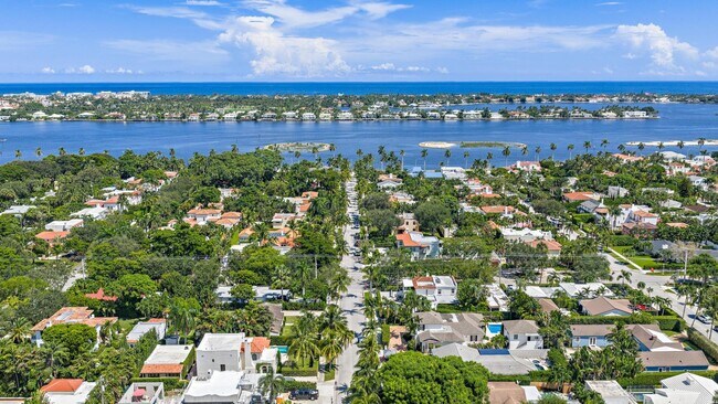 Building Photo - 306 Cordova Rd