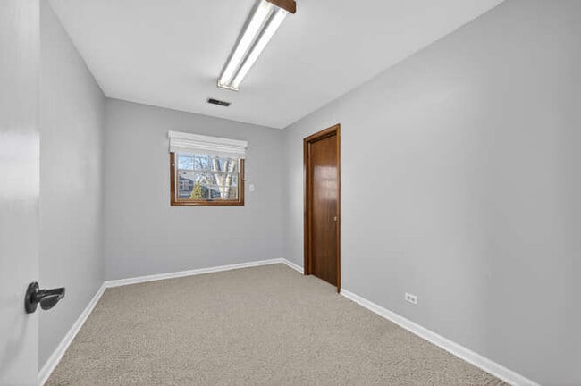 Building Photo - 4524 Washington St