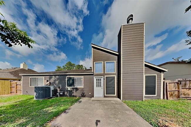 Building Photo - 6230 Billington St