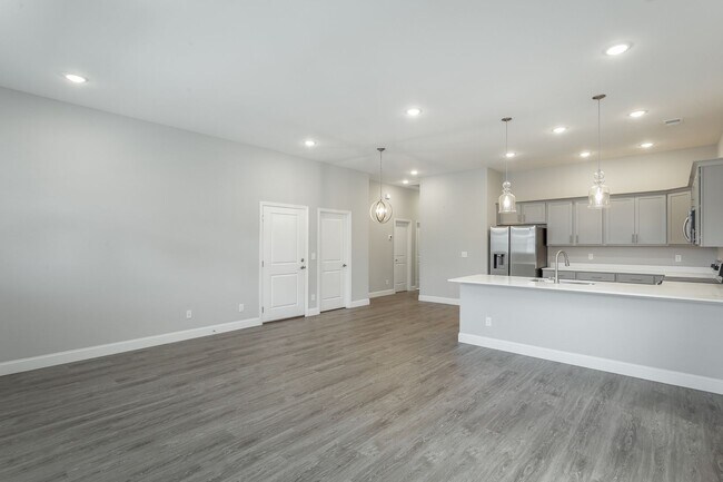 Building Photo - Brand new 3 bedroom 2 bath