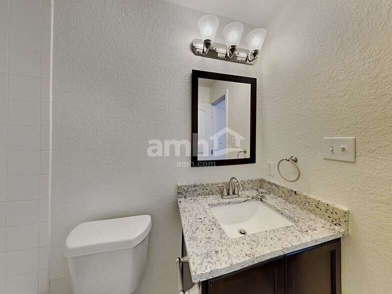 Building Photo - 2417 York Bend