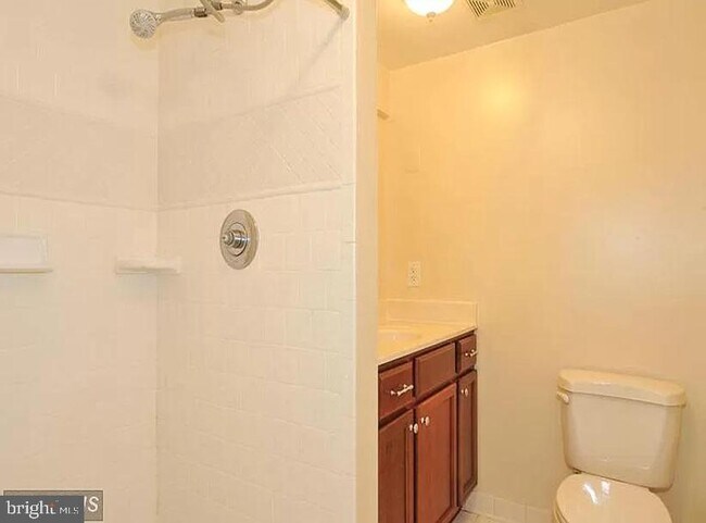 Building Photo - 8707 Greystone Pl