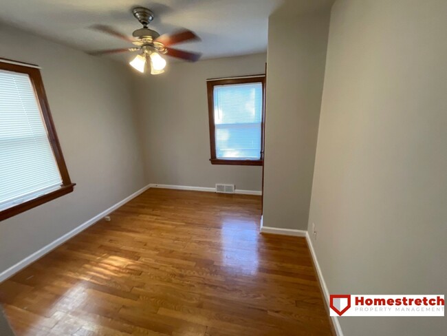 Building Photo - Move In Ready Three Bedroom Home Available!