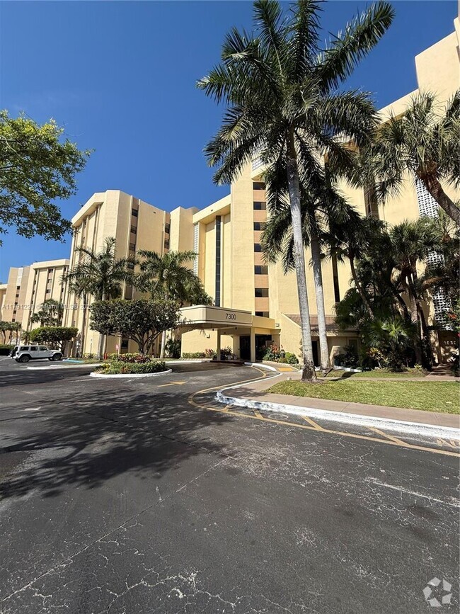Building Photo - 7300 Radice Ct