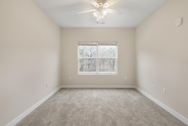 Building Photo - 1176 Devils Glen Rd