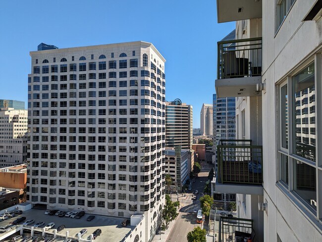 Building Photo - 1240 India St