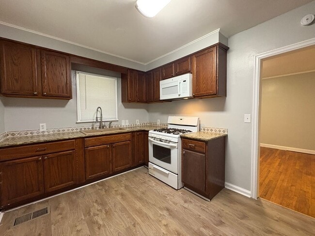 Building Photo - 3604 Pelzer Ave