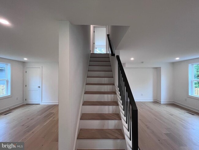 Building Photo - 625 Conestoga Rd