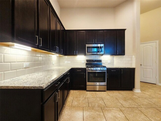 Building Photo - 637 Palmilla St