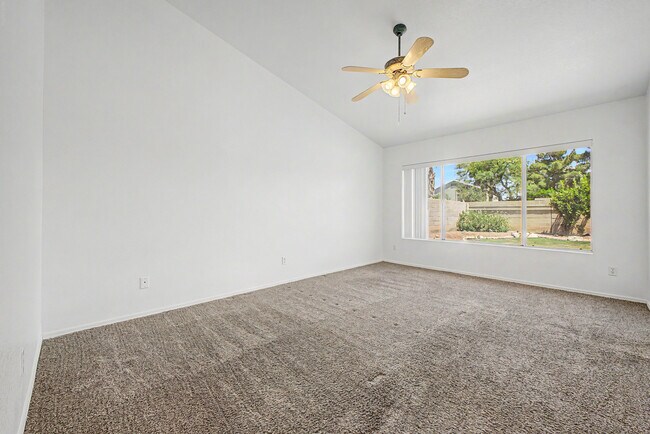 Building Photo - 20633 N 63rd Dr