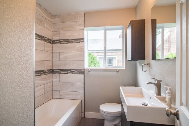 Bathroom - 1460 Elm Street