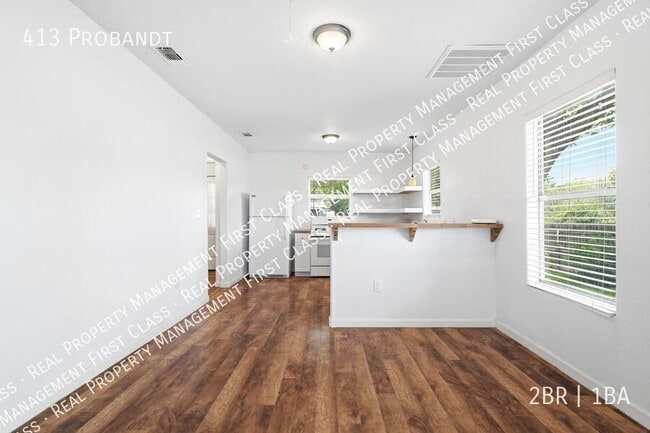 Building Photo - 413 Probandt-