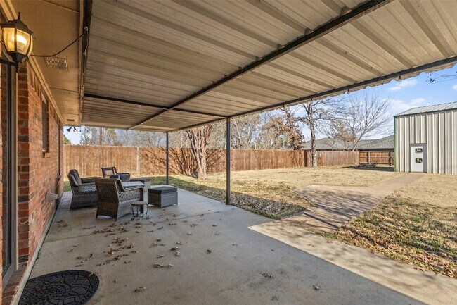 Building Photo - 403 Carolota Ln
