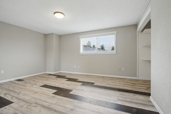 Building Photo - Charming Salmon Creek Condo