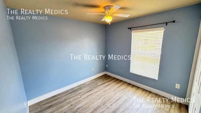 Building Photo - 1040 Elderberry Dr