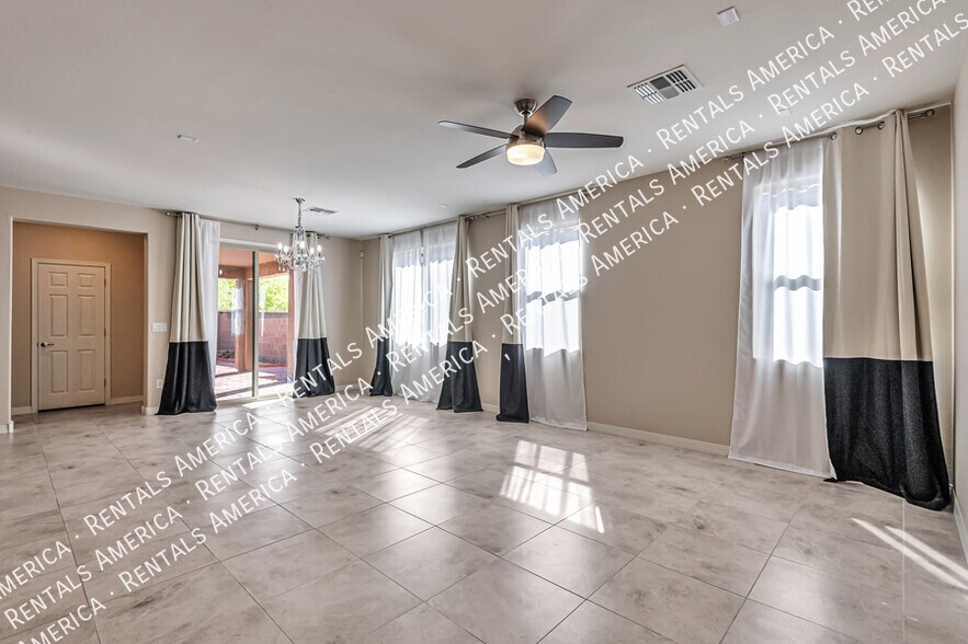 Building Photo - 8680 N Rome Ct